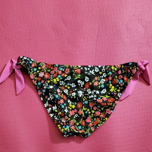 Guess Cheeky Bikini Bottoms - Picture 3 of 4